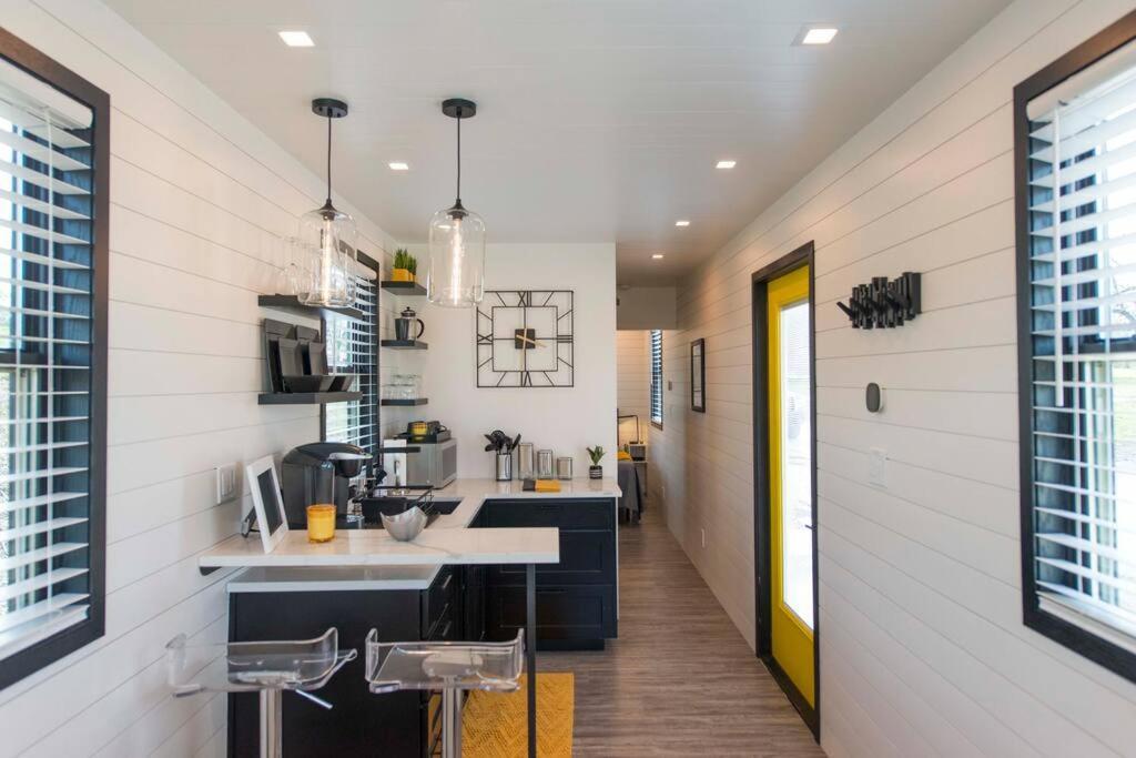 The Zephyr Modern Luxe Container Home Bellmead Esterno foto